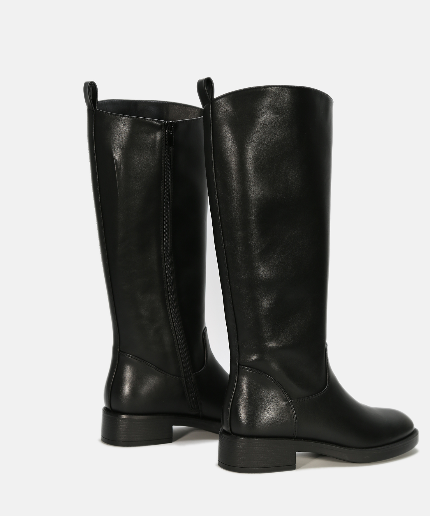 Botas negras tac&oacute;n image number null